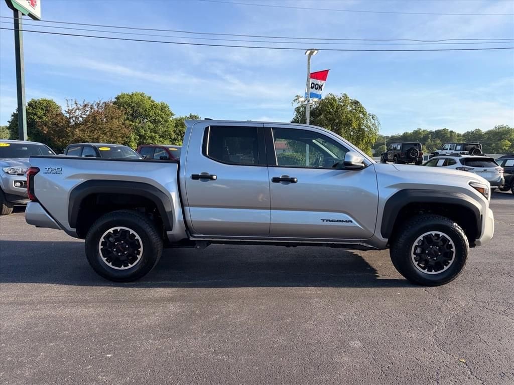 Used 2025 Toyota Tacoma 4WD SR Truck Double Cab