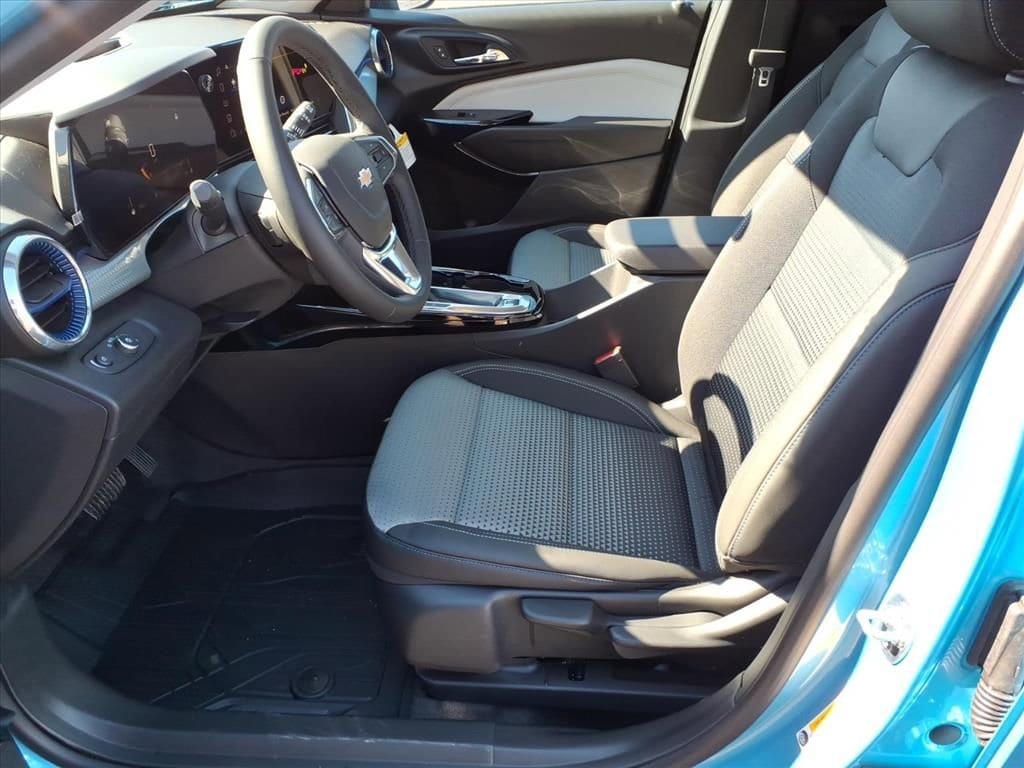 2026 Chevrolet Trax LT - Photo 8