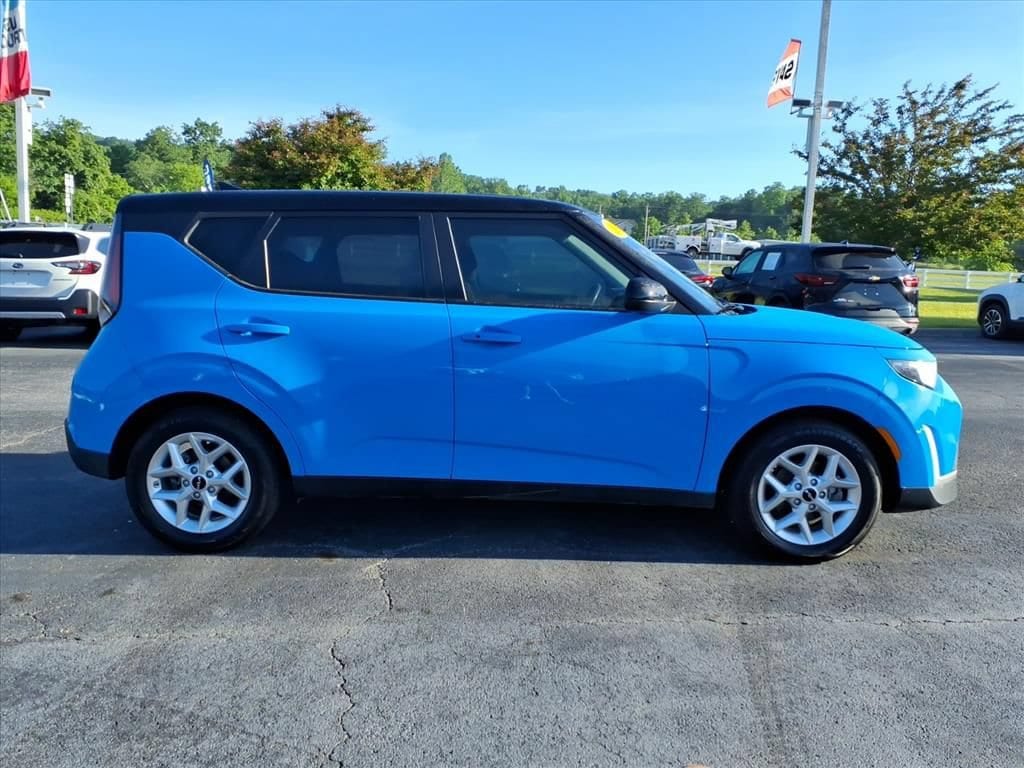 Used 2023 Kia Soul S Hatchback