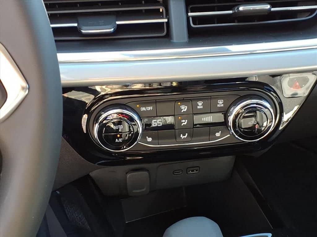 2026 Chevrolet Trax LT - Photo 11