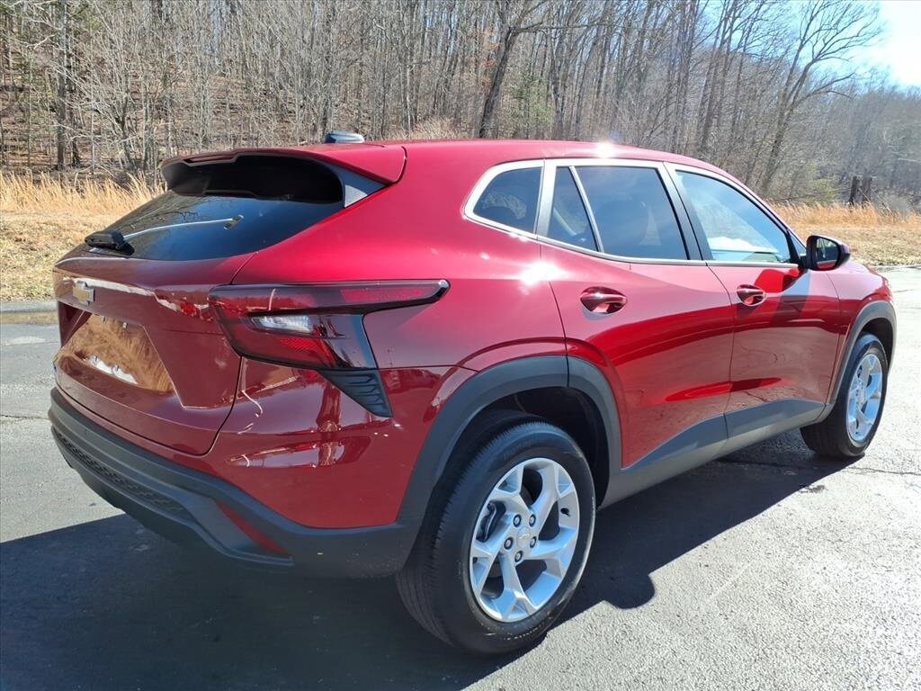 New 2026 Chevrolet Trax LS SUV
