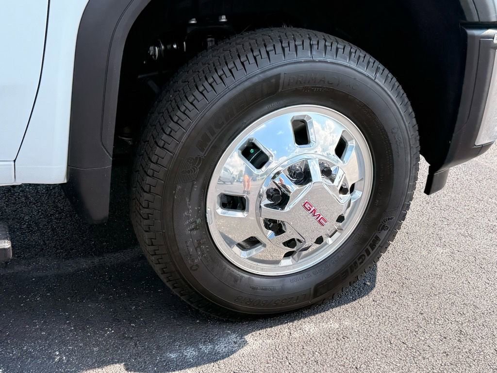 2025 GMC Sierra 3500HD Pro - Photo 14