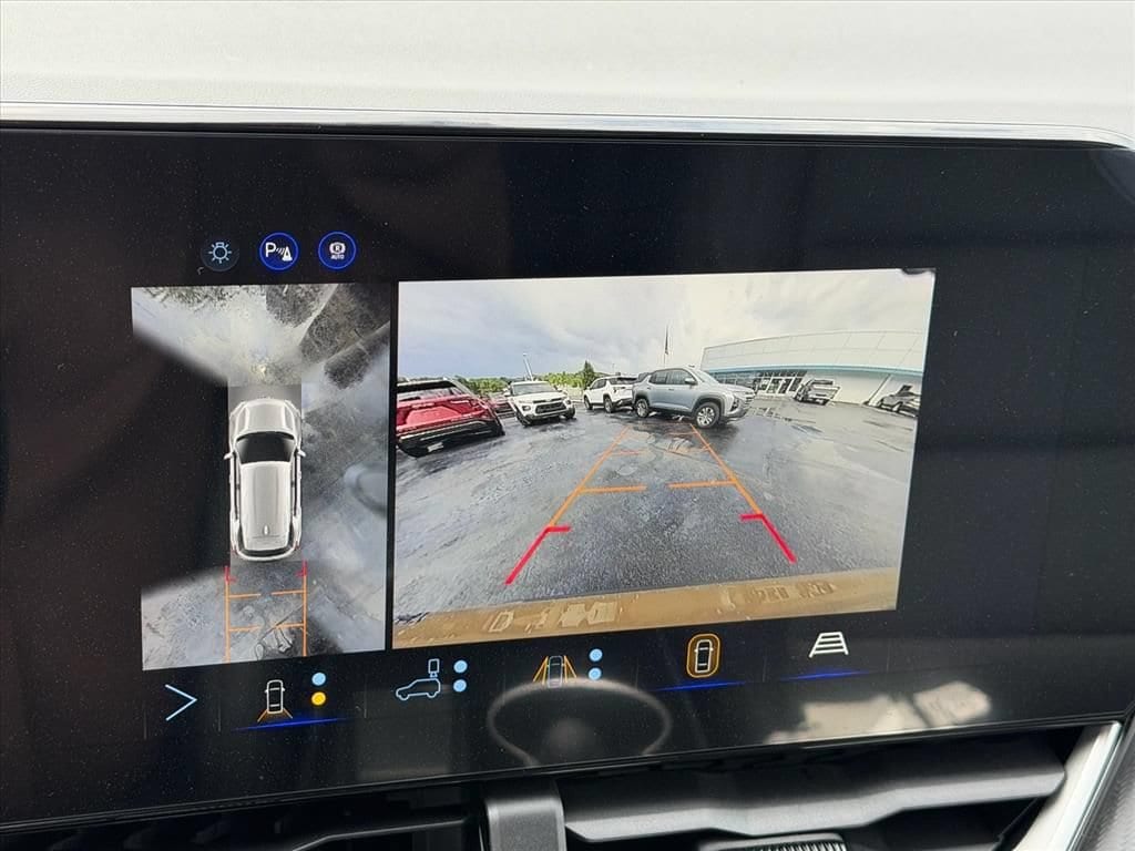 2027 Chevrolet Equinox LT - Photo 14