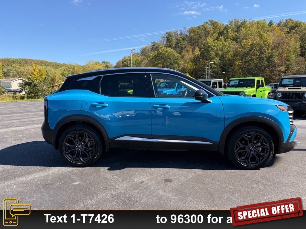 Used 2025 Nissan Kicks SR SUV