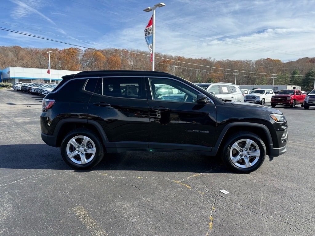 Used 2024 Jeep Compass Latitude SUV