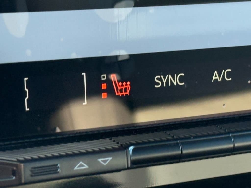 2025 GMC HUMMER EV 2X - Photo 17