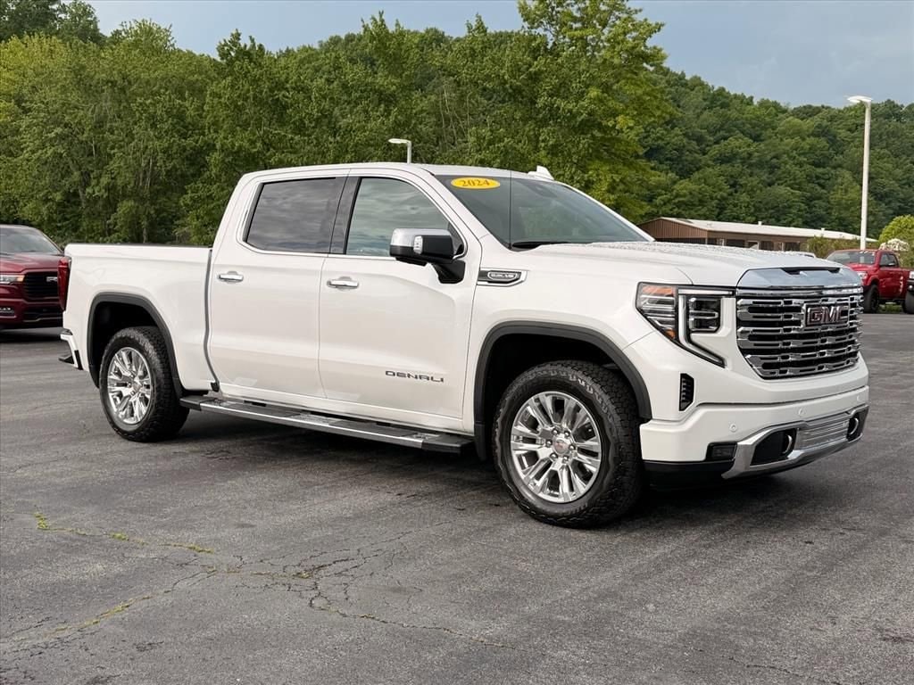 2024 GMC Sierra 4WD Crew Cab Short Box Denali's photo