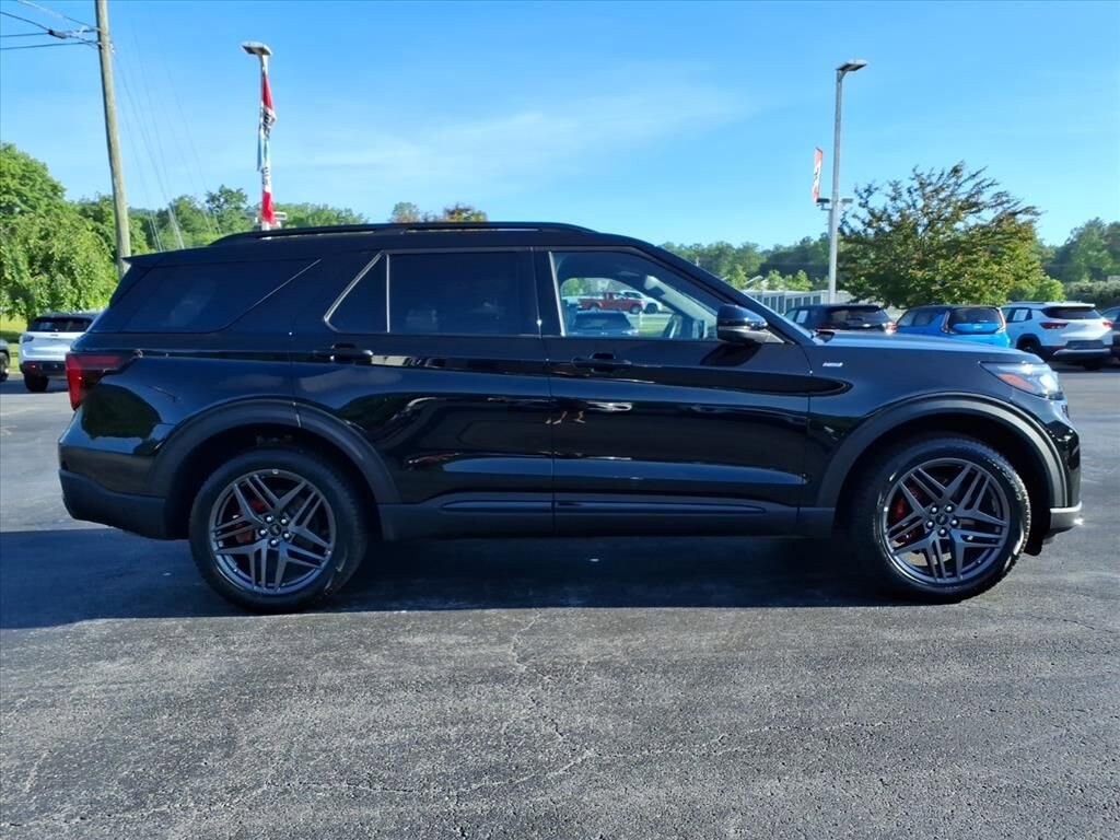 Used 2025 Ford Explorer ST-Line SUV