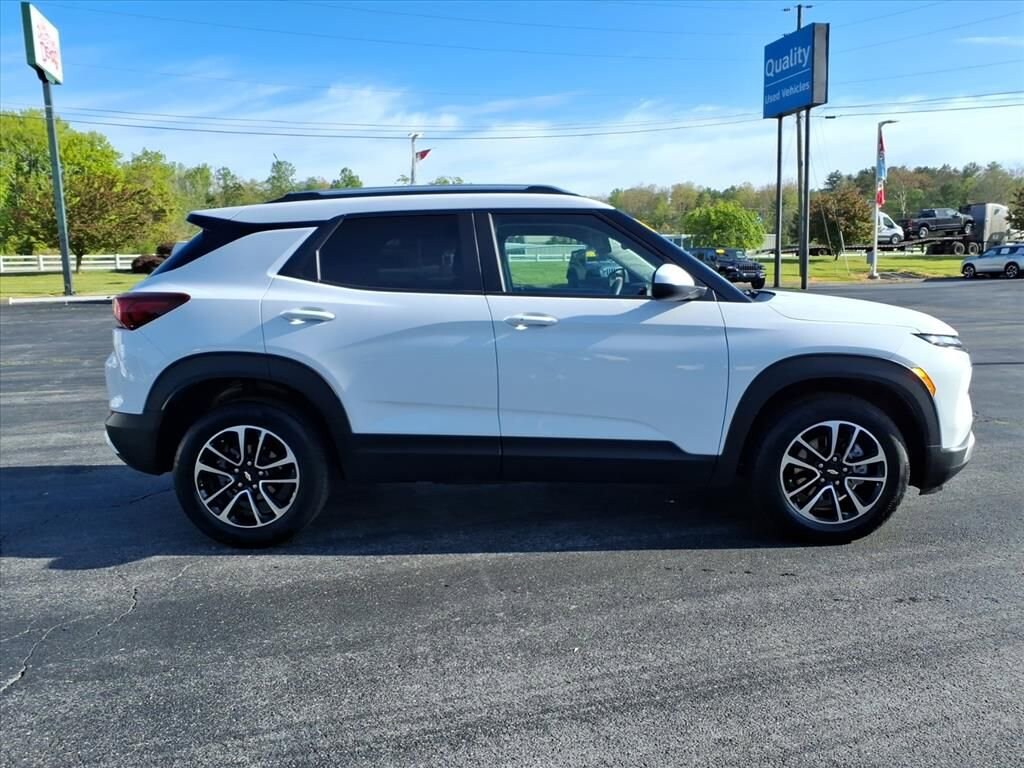 Used 2025 Chevrolet Trailblazer LT SUV