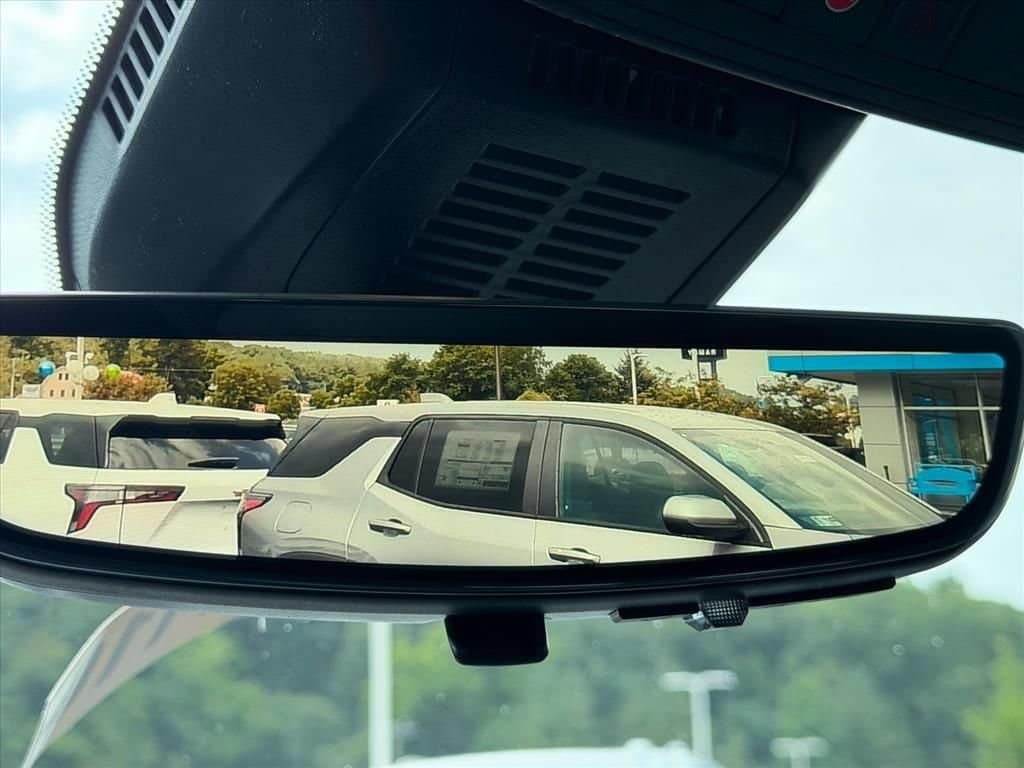 2027 Chevrolet Equinox LT - Photo 15