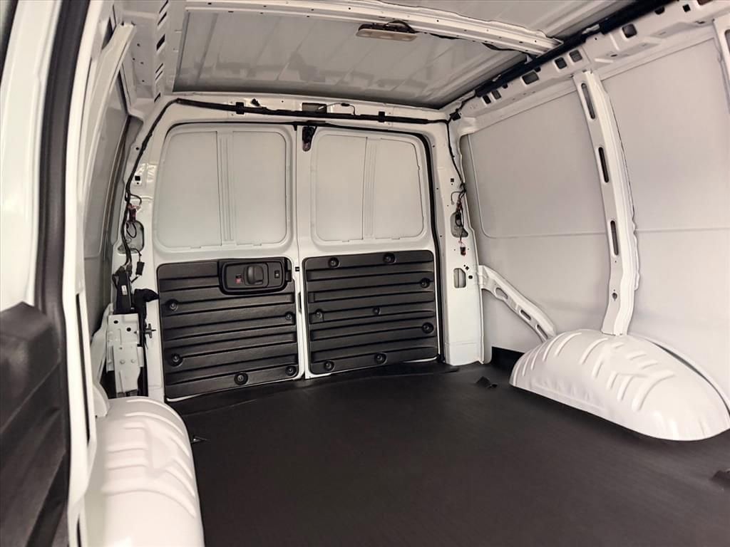 2025 Chevrolet Express Cargo Work Van - Photo 15