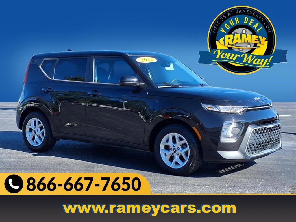 2022 Kia Soul LX's photo