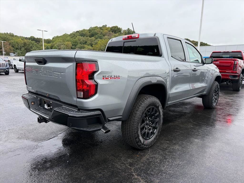2026 Chevrolet Colorado Trail Boss - Photo 3