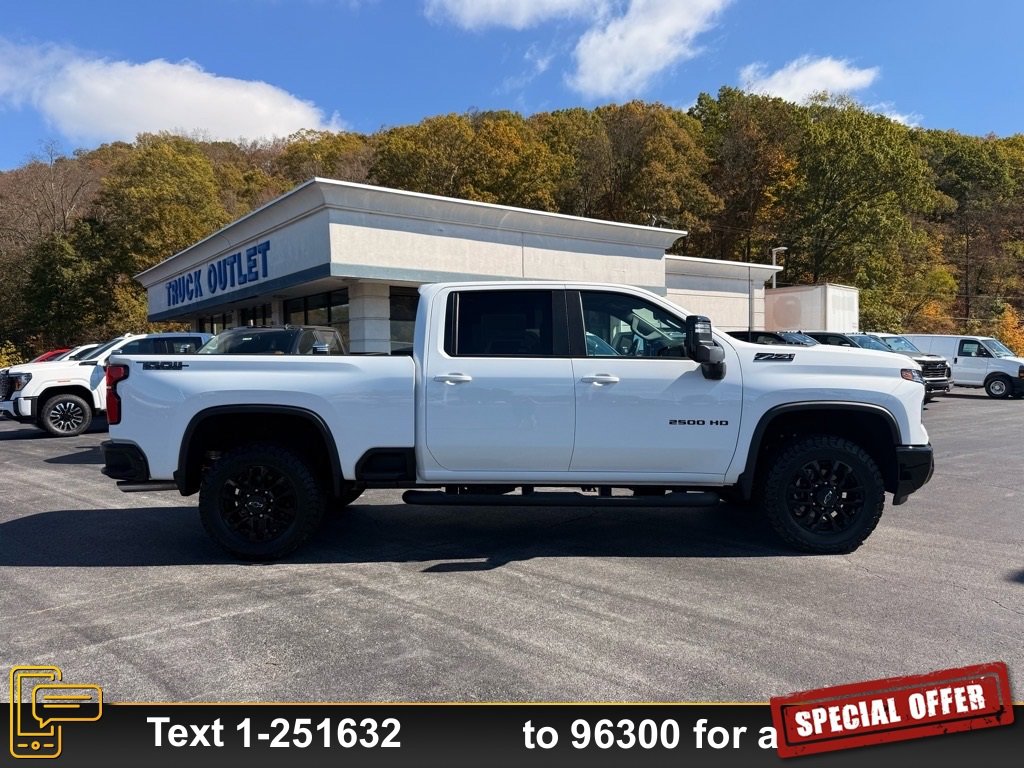 2025 Chevrolet Silverado 2500HD LT photo 2