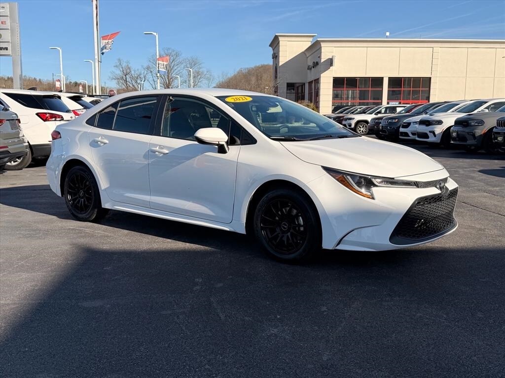 Used 2021 Toyota Corolla LE Sedan
