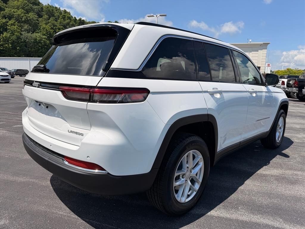 New 2026 Jeep Grand Cherokee Laredo SUV