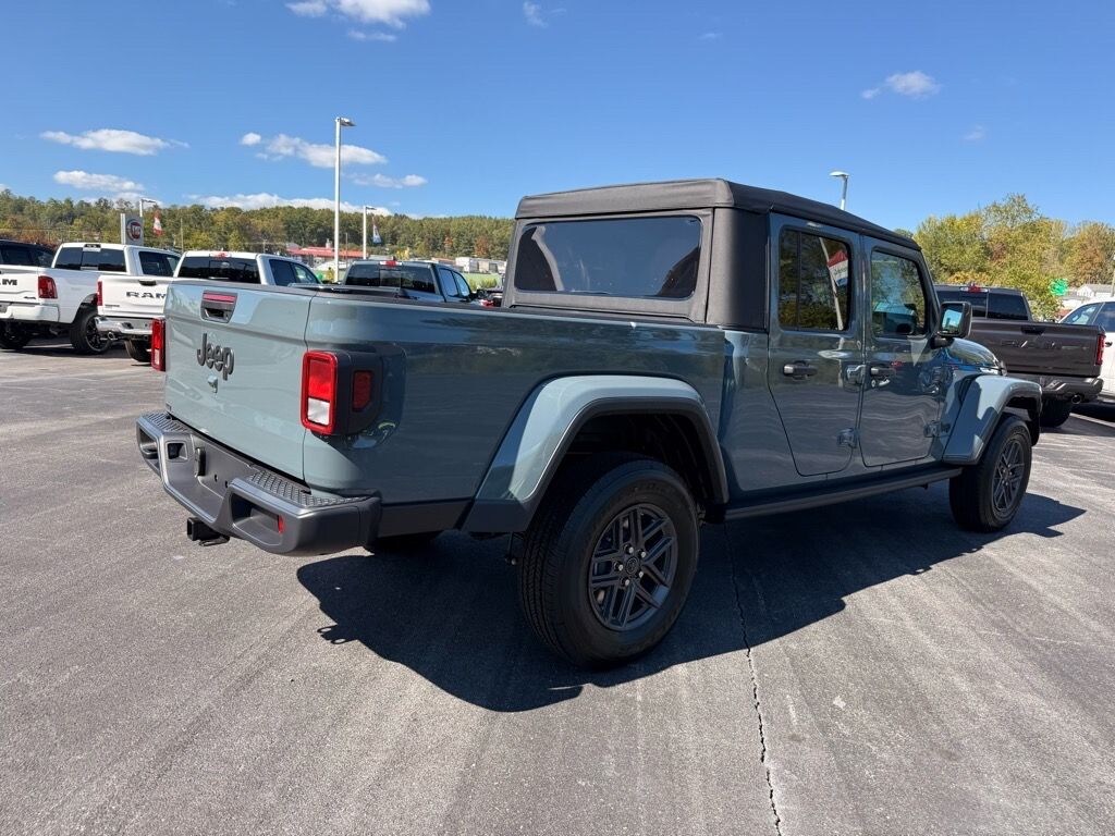 New 2025 Jeep Gladiator Sport Truck Crew Cab