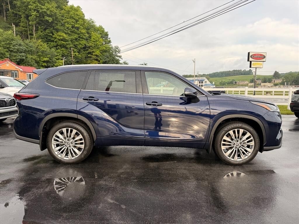 New 2026 Toyota Highlander SUV
