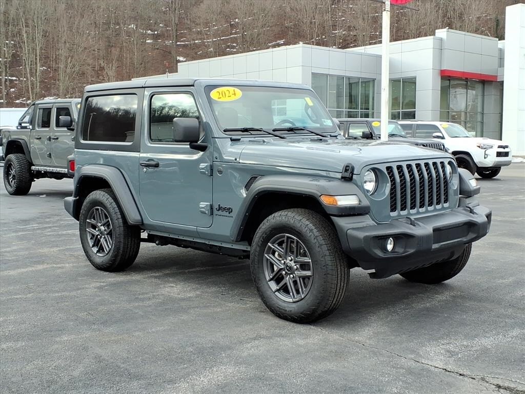 Used 2024 Jeep Wrangler Sport SUV