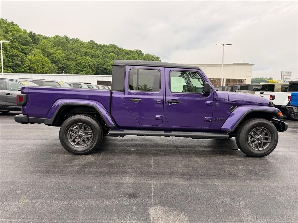 New 2026 Jeep Gladiator Sport Truck Crew Cab