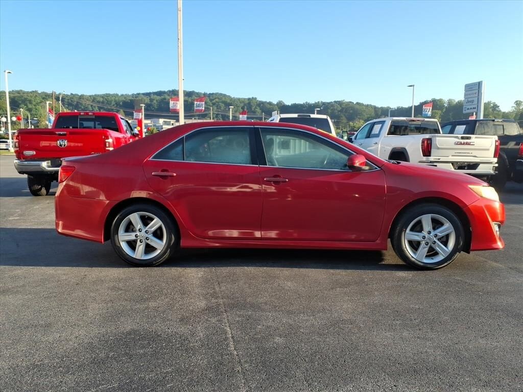 Used 2013 Toyota Camry SE Sedan