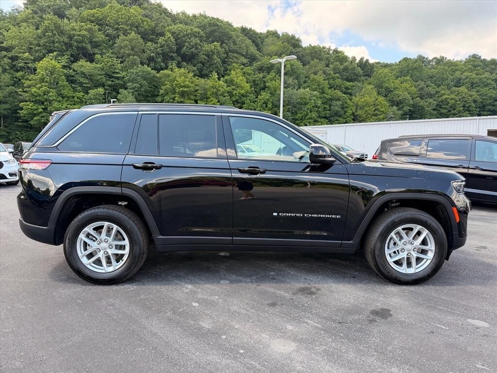 New 2026 Jeep Grand Cherokee Laredo SUV