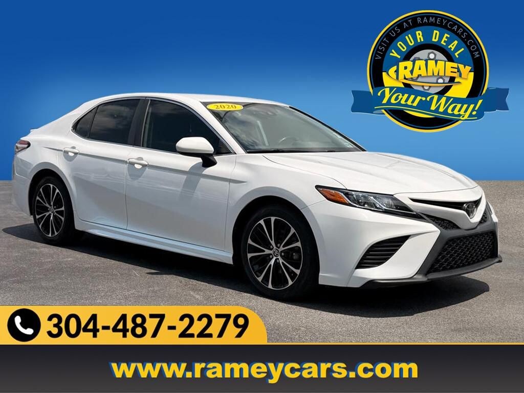 Used 2020 Toyota Camry SE Sedan
