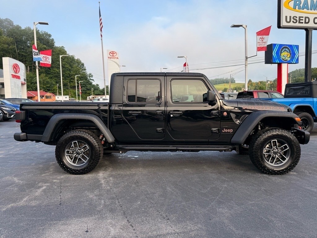 Used 2024 Jeep Gladiator Mojave Truck