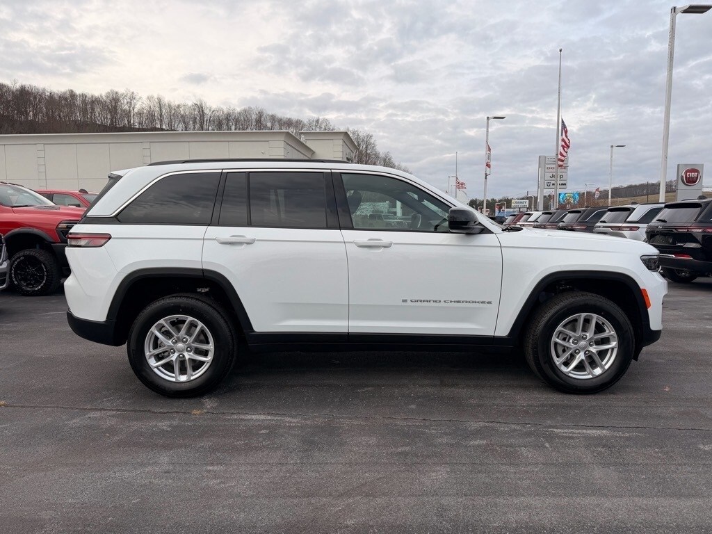 New 2025 Jeep Grand Cherokee Laredo SUV