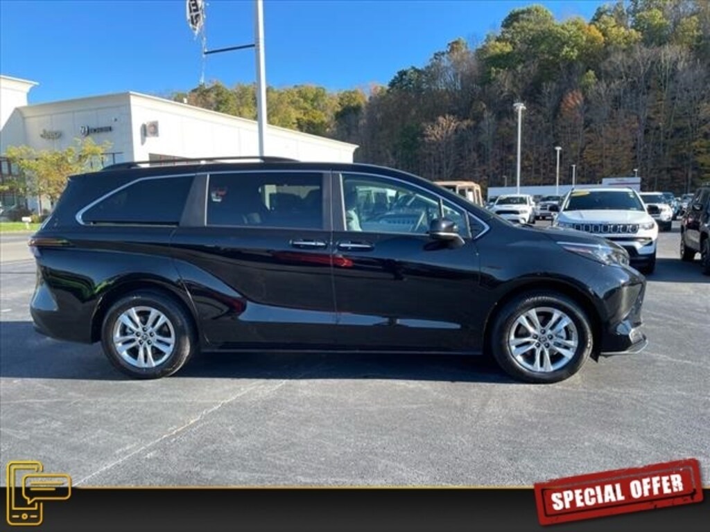 Used 2024 Toyota Sienna For Sale Princeton WV VIN 5TDJSKFC9RS148153