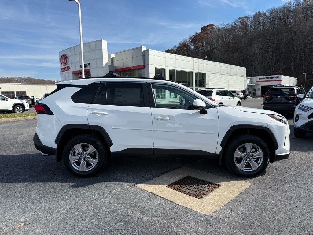 New 2025 Toyota RAV4 XLE SUV