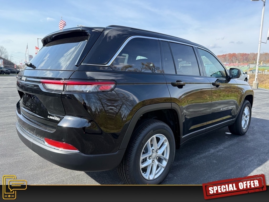New 2025 Jeep Grand Cherokee Laredo SUV
