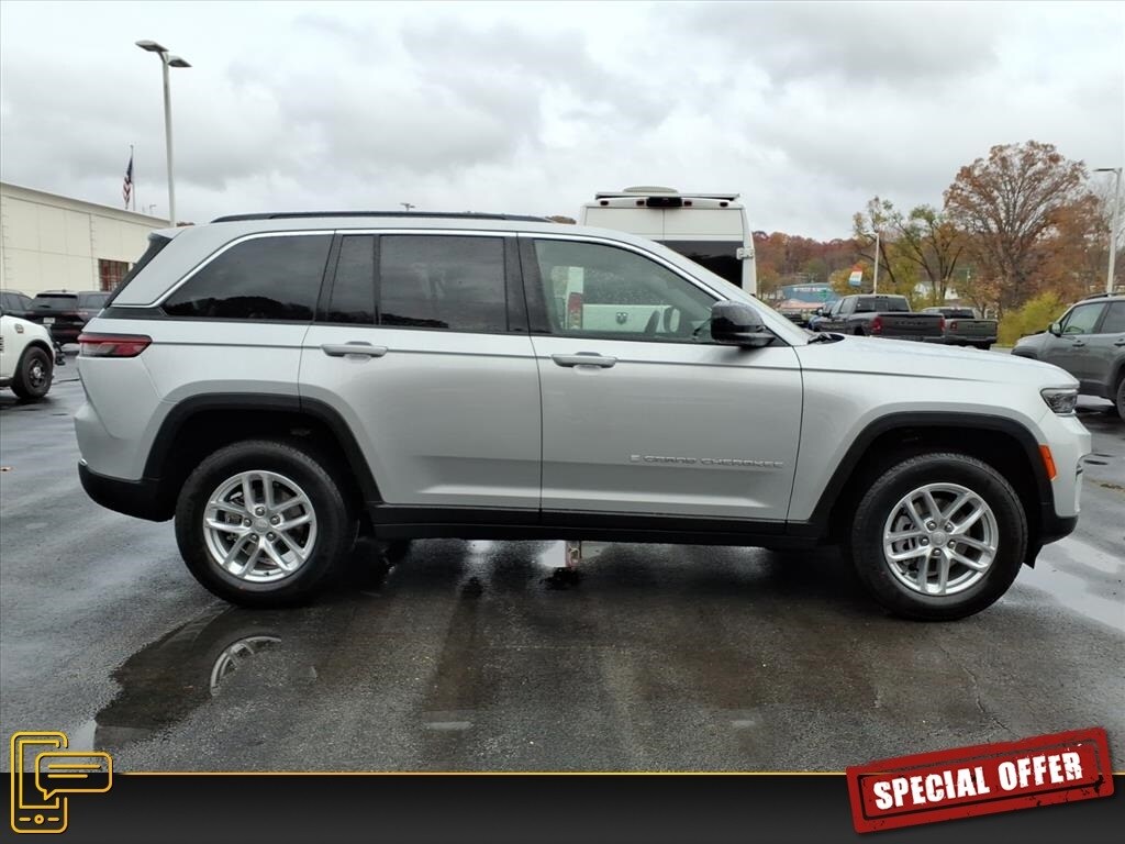 New 2025 Jeep Grand Cherokee Laredo SUV