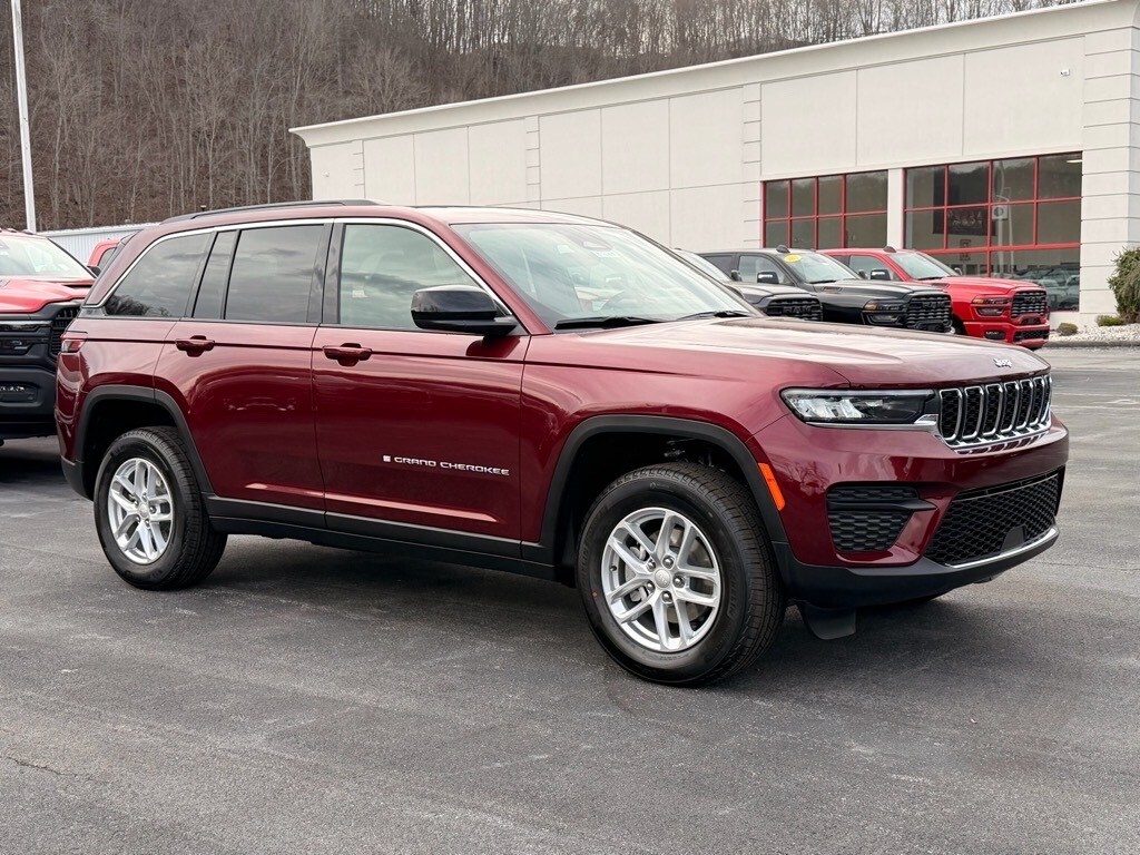 New 2025 Jeep Grand Cherokee Laredo SUV