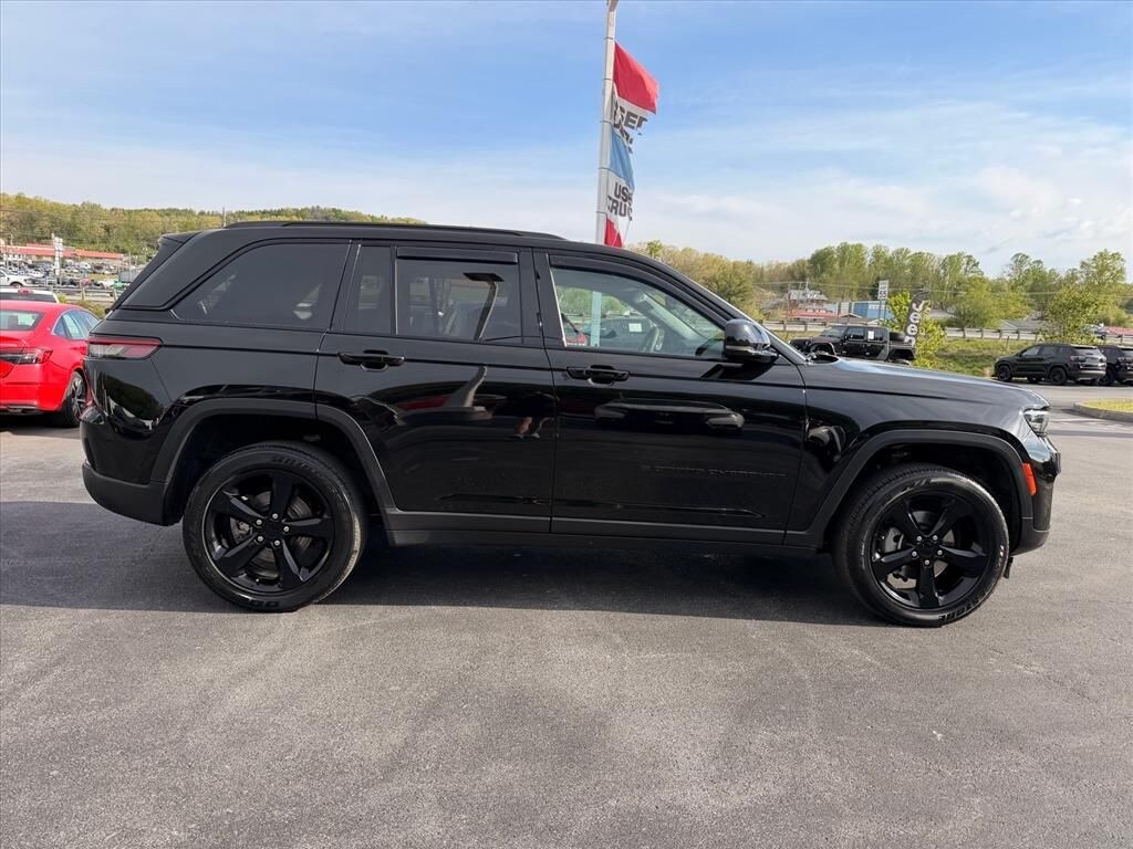 Used 2024 Jeep Grand Cherokee Altitude X SUV