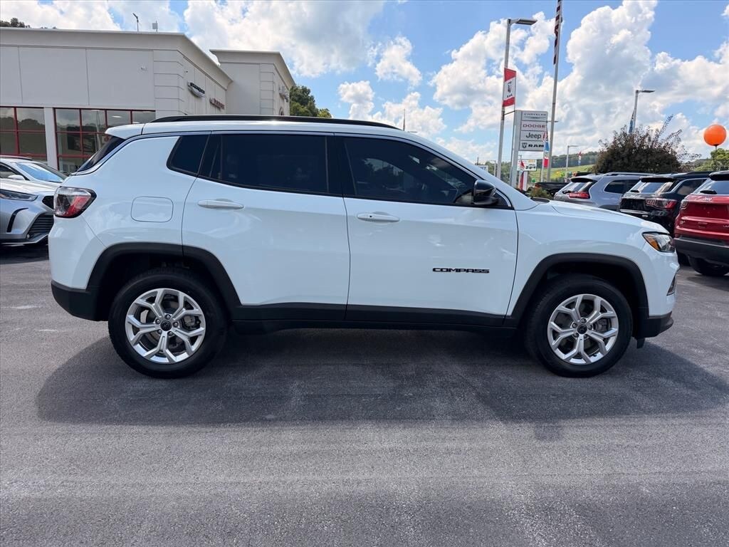 Used 2025 Jeep Compass Latitude SUV