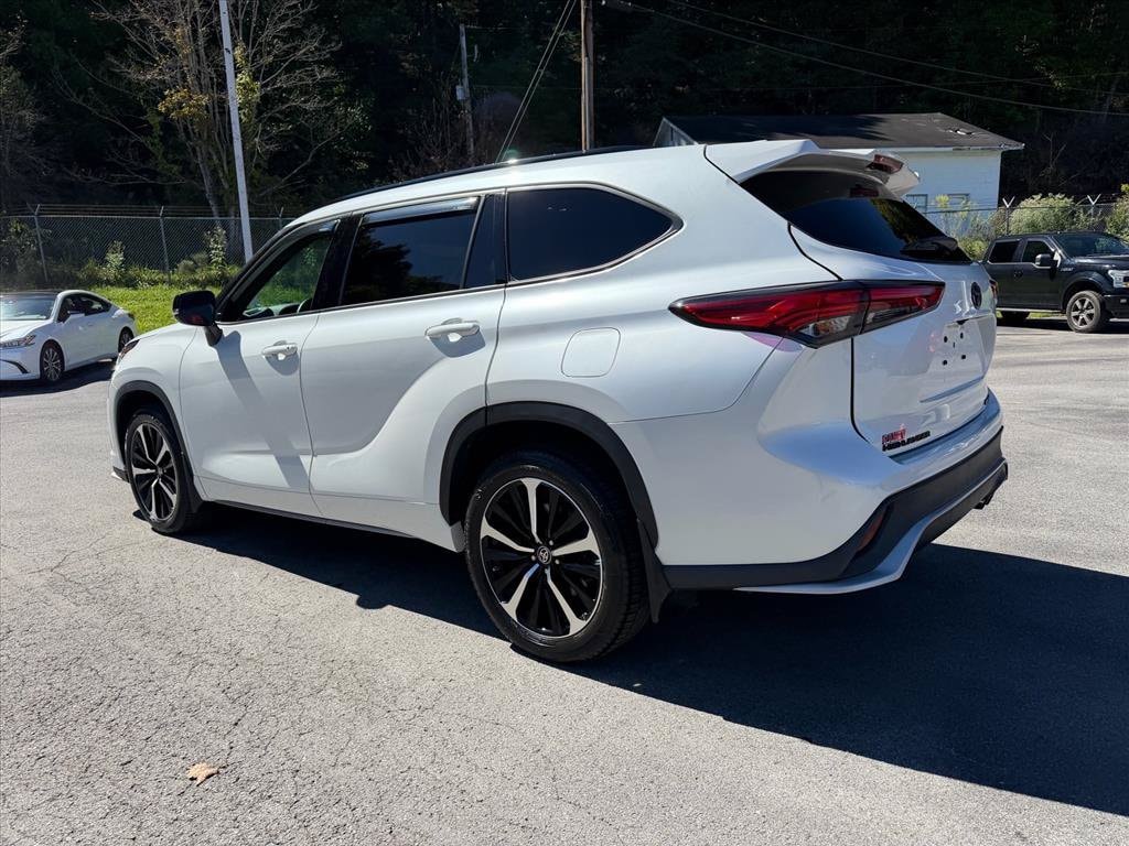 Used 2022 Toyota Highlander XSE SUV