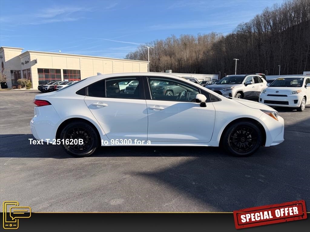 Used 2021 Toyota Corolla LE Sedan