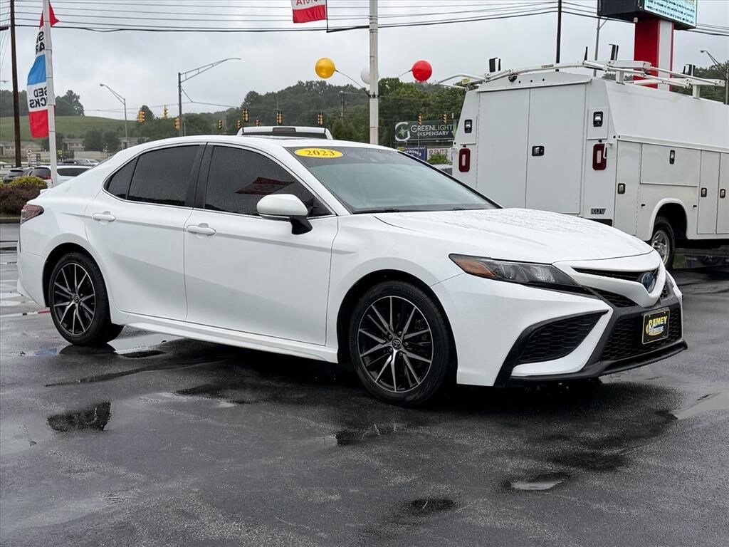 Used 2023 Toyota Camry Hybrid SE Sedan
