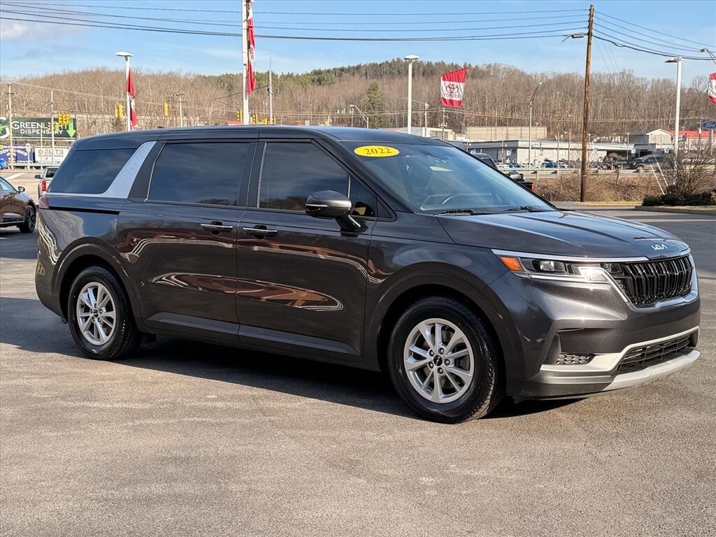 Used 2022 Kia Carnival LXS Minivan/Van