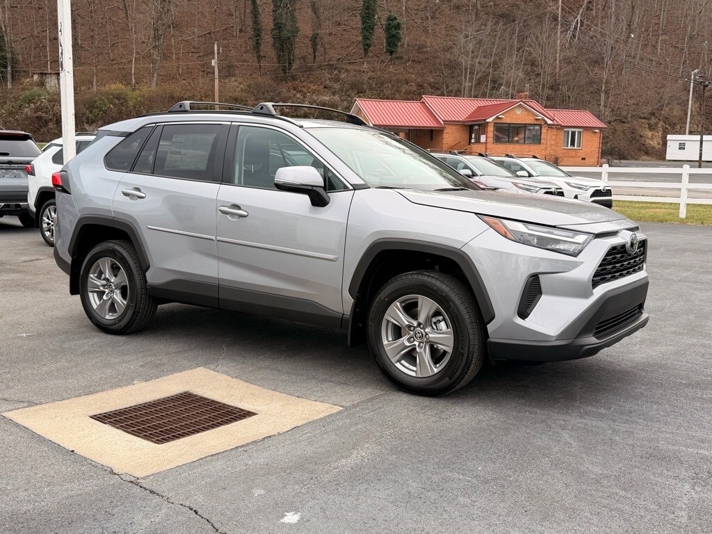 New 2025 Toyota RAV4 XLE SUV