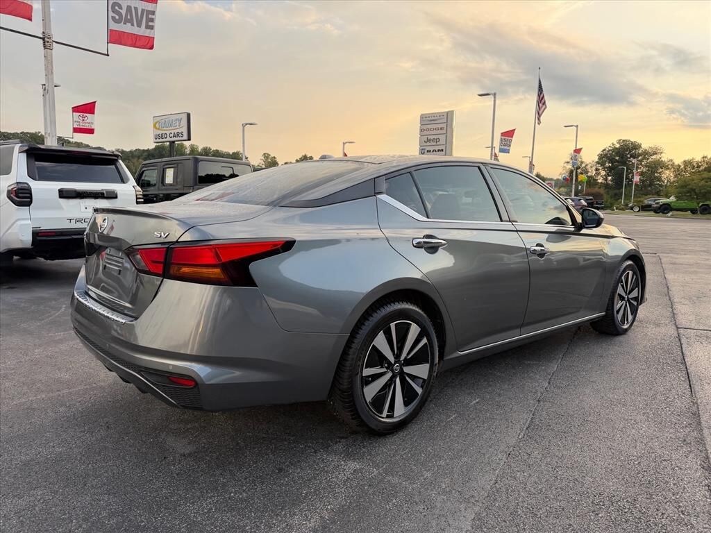 Used 2022 Nissan Altima 2.5 SV Sedan