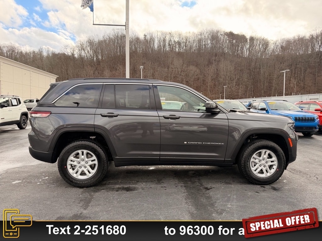 New 2025 Jeep Grand Cherokee Laredo SUV
