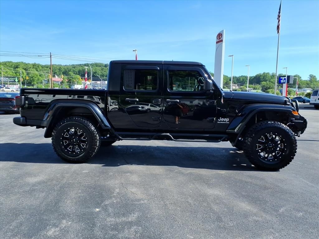 Used 2020 Jeep Gladiator Overland Truck