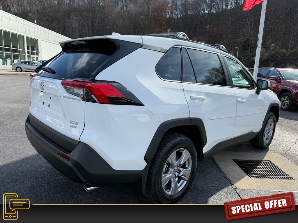 New 2025 Toyota RAV4 XLE SUV