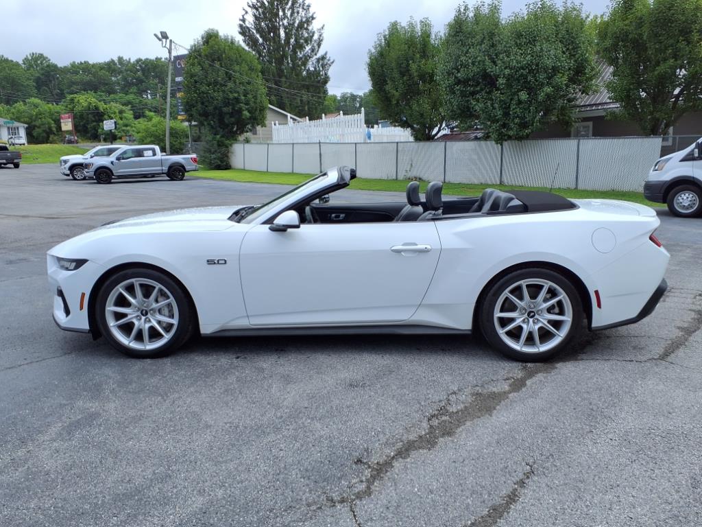 2024 Ford Mustang GT Premium Convertible photo 2
