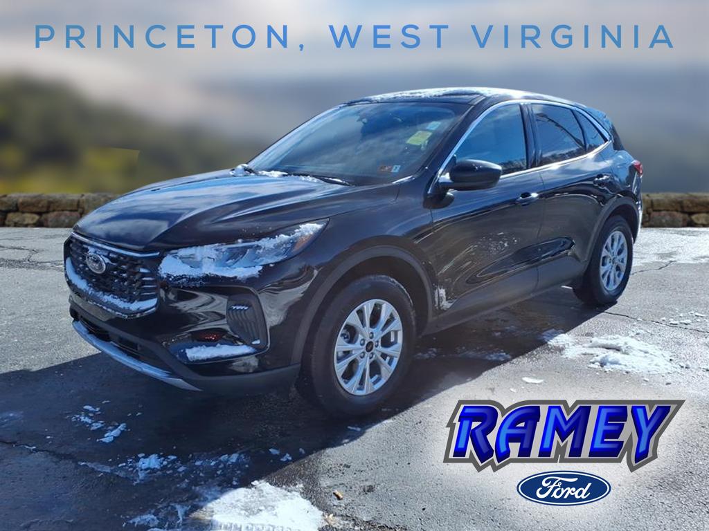 2024 Ford Escape Active's photo