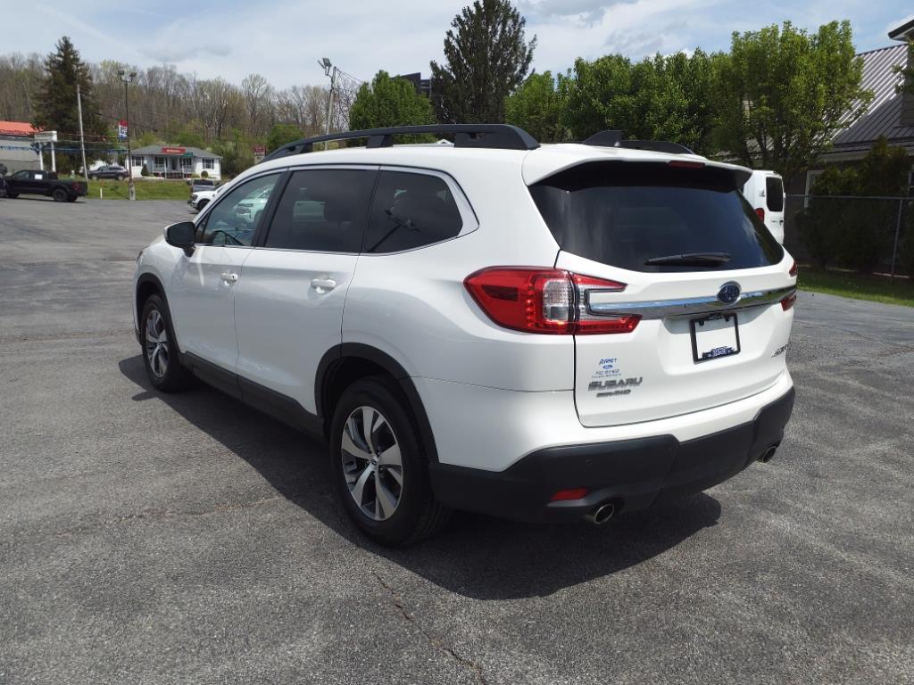 2024 Subaru Ascent Premium photo 3