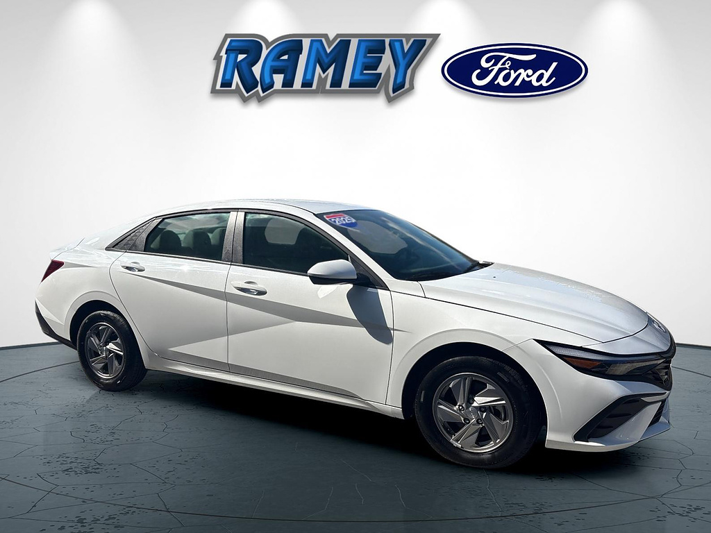 Used 2025 Hyundai Elantra SE