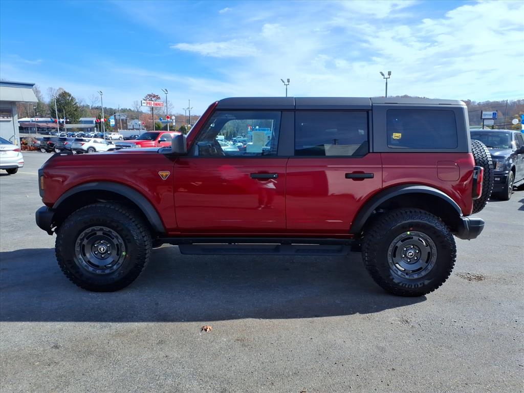 2025 Ford Bronco Badlands photo 2